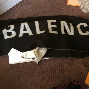 NWT Balenciaga black large logo wool scarf
